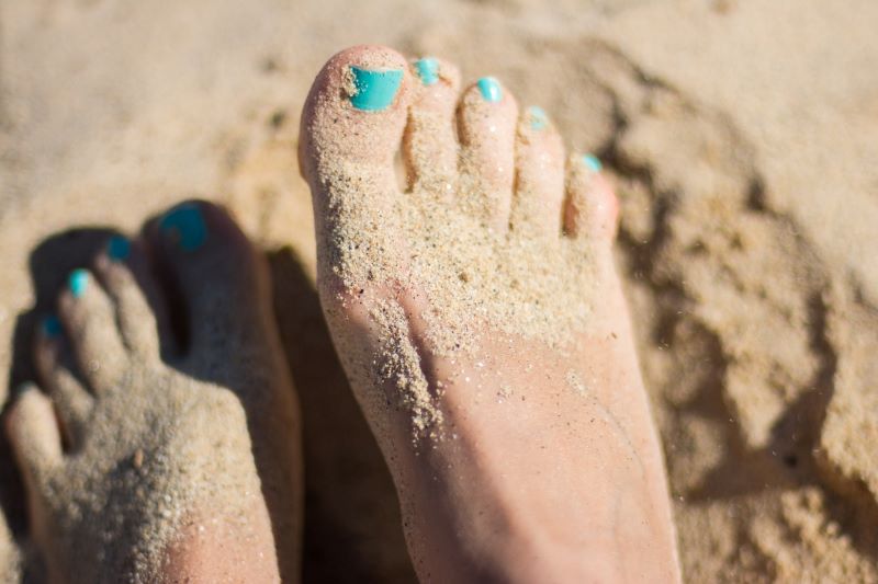 9 Tips to Keep Your Feet Wart-Free This Summer